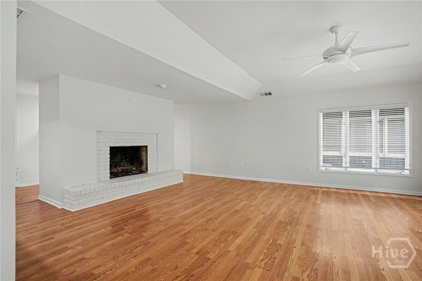 Location, location, location: single story living convenient to - photo 11