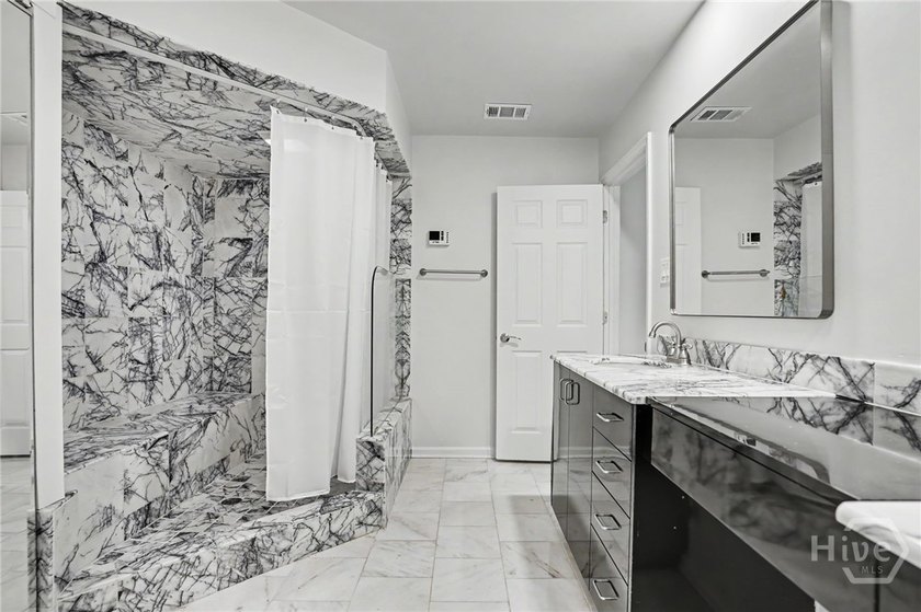Location, location, location: single story living convenient to - photo 22