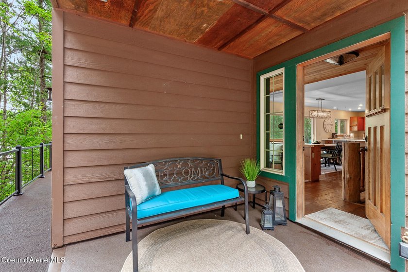 SPECTACULAR HOME IN BEAUTIFUL ROCKFORD BAY, ''NO WAKE ZONE - photo 3