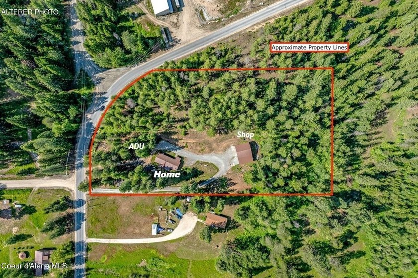 Two beautifully remodeled residences. Nearly five private acres - photo 3