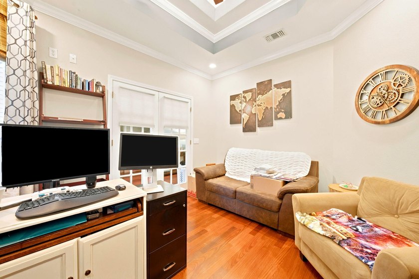 Welcome to your own private Gulf Breeze retreat, where timeless - photo 17