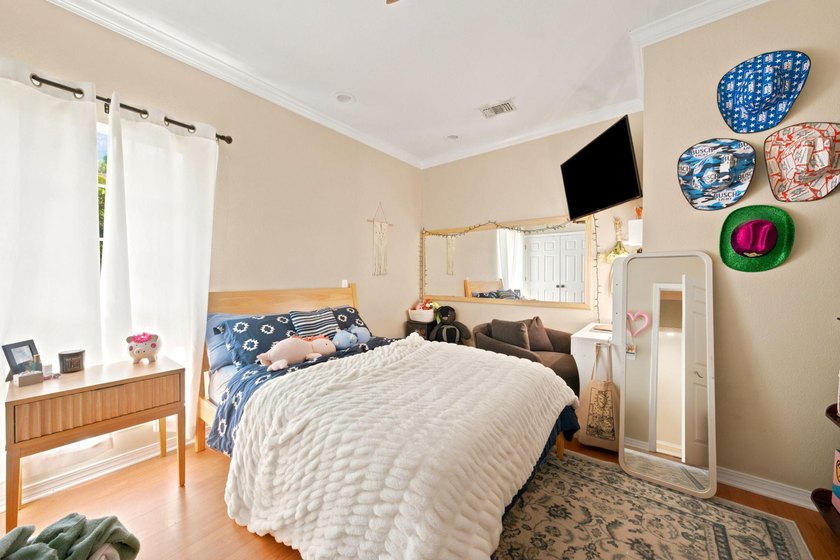 Welcome to your own private Gulf Breeze retreat, where timeless - photo 21
