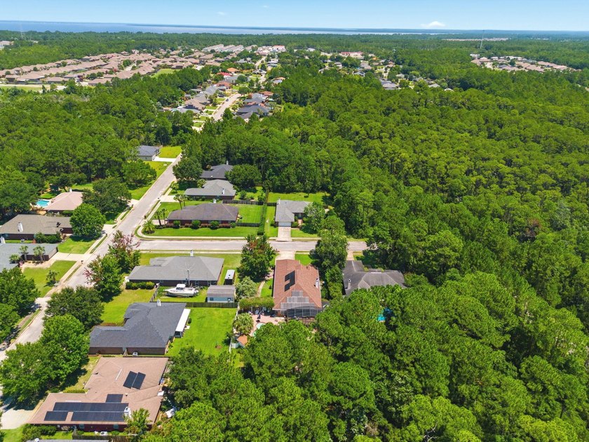 Welcome to your own private Gulf Breeze retreat, where timeless - photo 43