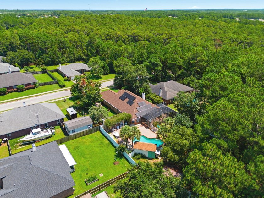 Welcome to your own private Gulf Breeze retreat, where timeless - photo 45