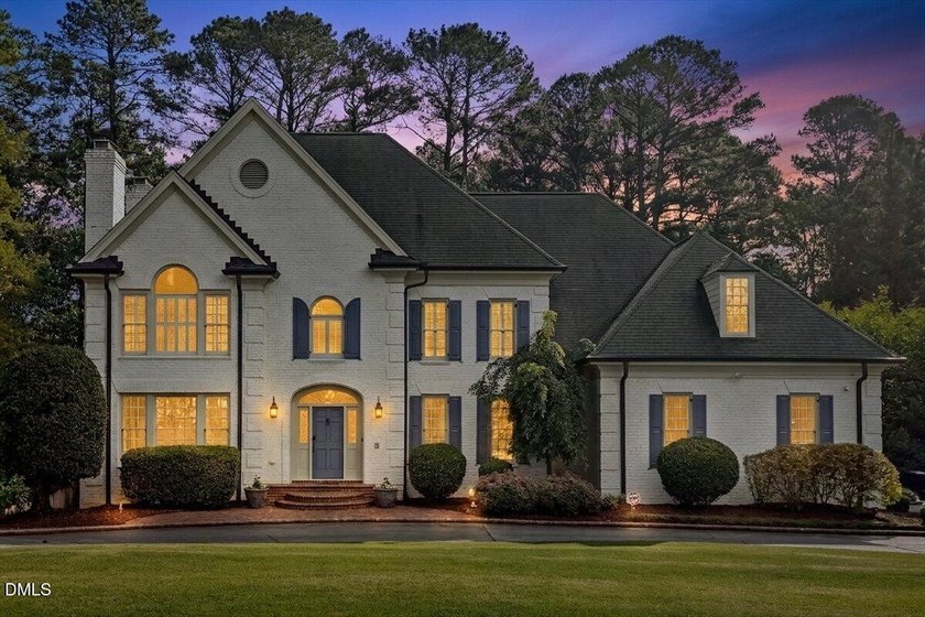 Elegance and modern luxury converge in this exceptional Harold - photo 3