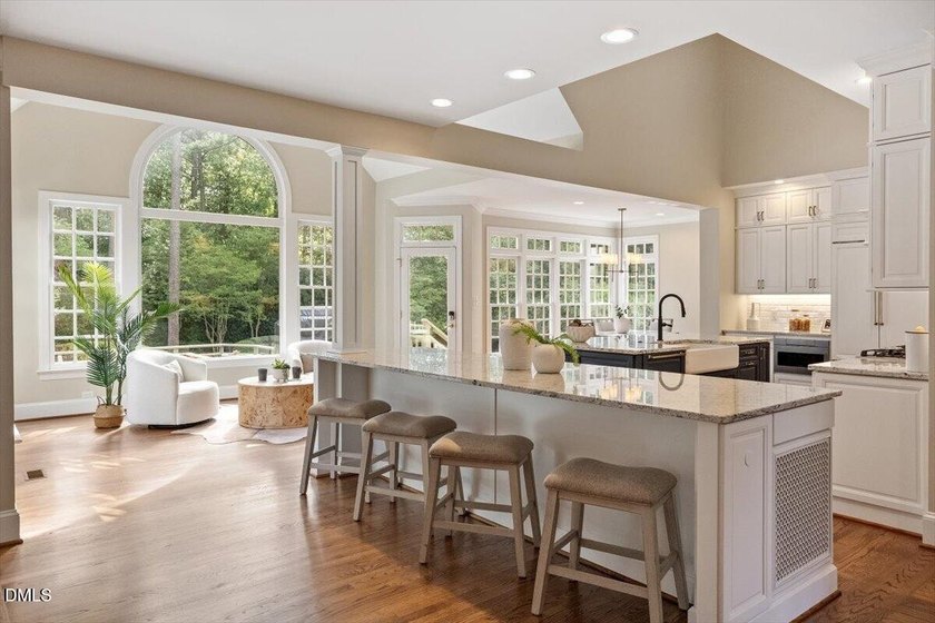 Elegance and modern luxury converge in this exceptional Harold - photo 8