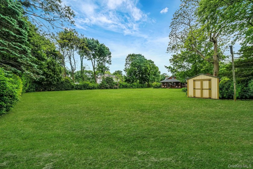 Welcome Home to your own hidden Bellport gem South of Montauk - photo 11