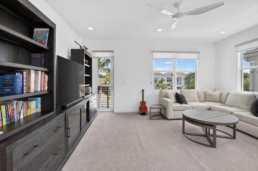 Impeccably upgraded 4-bedroom, 4-full-bath Geneva model in the - photo 27