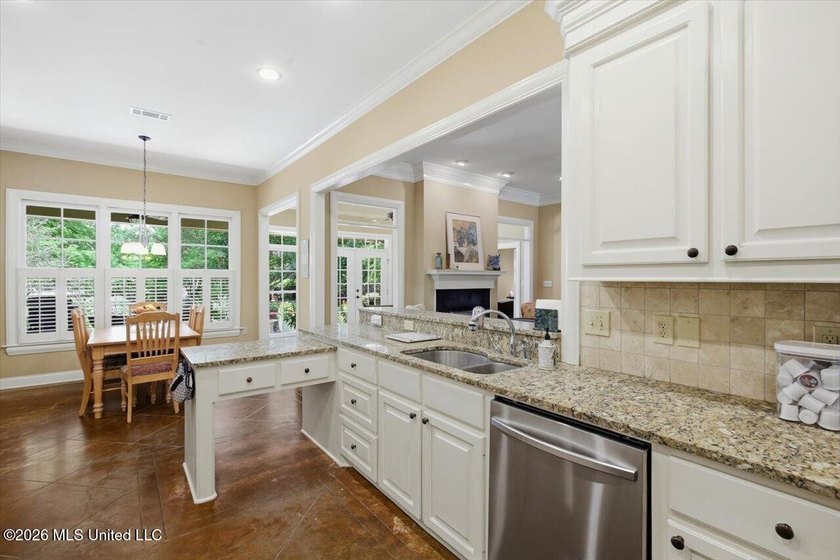 Located directly on the water in Lake Caroline, this beautifully - photo 17