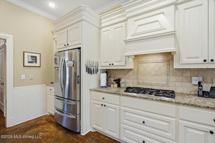 Located directly on the water in Lake Caroline, this beautifully - photo 18