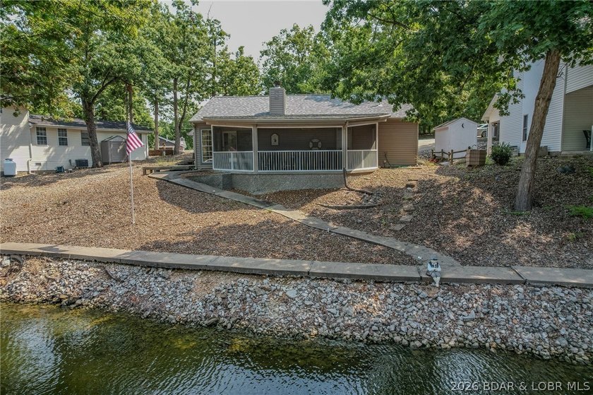 Don't miss this beautiful 3 bedroom, 2 bath waterfront home - photo 28