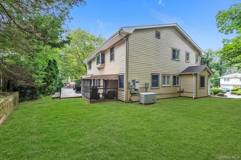WELCOME TO #8 BRIARFIELD DRIVE - LAKE SUCCESS SPRAWLING COLONIAL - photo 34