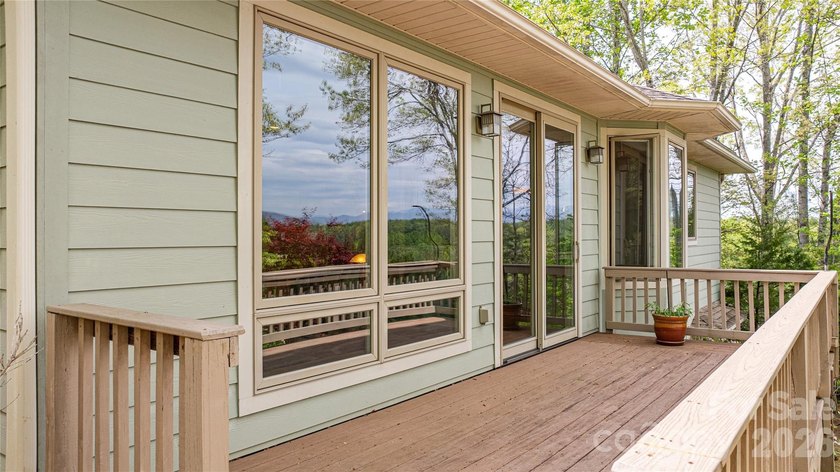 Tucked within a desirable lake community, this thoughtfully - photo 5
