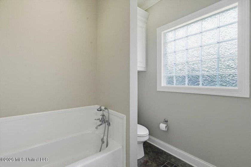 Located directly on the water in Lake Caroline, this beautifully - photo 38