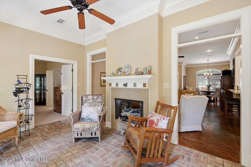 Located directly on the water in Lake Caroline, this beautifully - photo 43