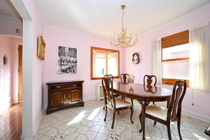 Just Arrived! Detached 4-bedroom, 2-bath Cape in a prime - photo 7