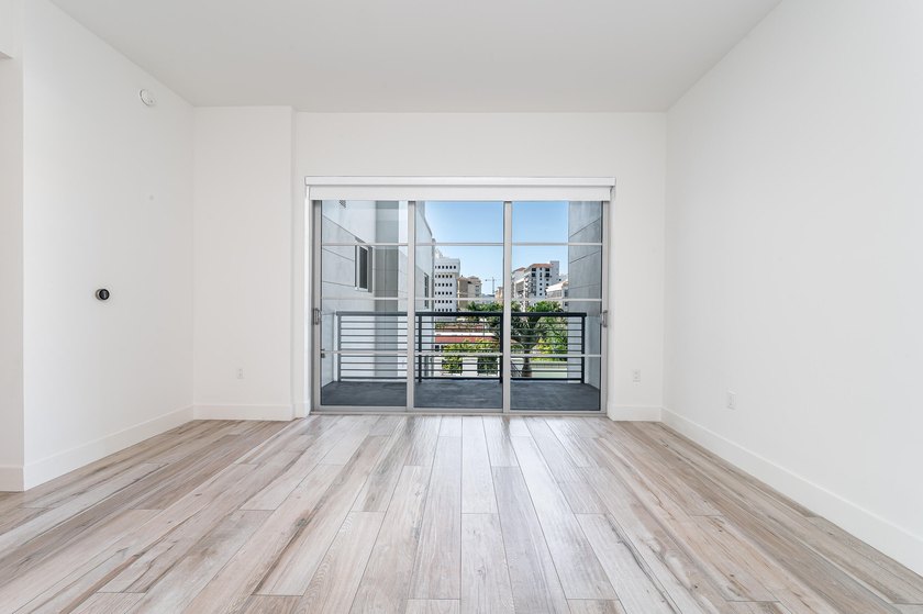 Spacious residence with an open concept floor plan, featuring 2 - photo 10