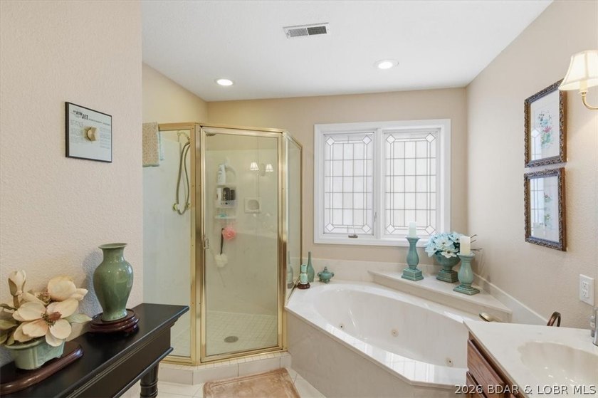 Spacious 2-bedroom, 2-bath condo in Osage Vistas (formerly Four - photo 22