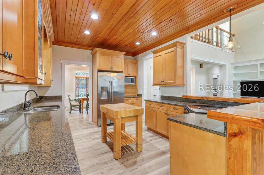 Arguably one of the most coveted estates in Rose Dhu Creek - photo 20