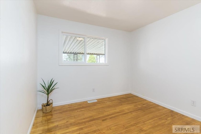 Totally renovated brick home in a great neighborhood! This - photo 25