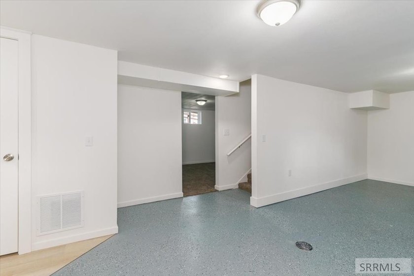 Totally renovated brick home in a great neighborhood! This - photo 30