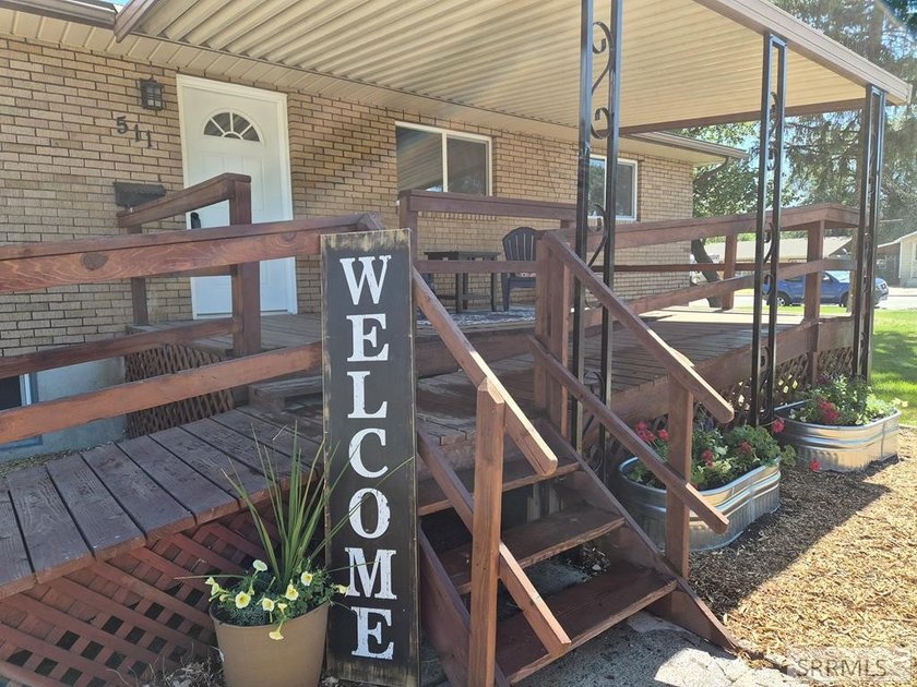 Totally renovated brick home in a great neighborhood! This - photo 44