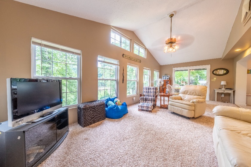 Rental friendly neighborhood, gentle walk to water! - photo 14