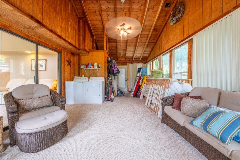 Rental friendly neighborhood, gentle walk to water! - photo 33