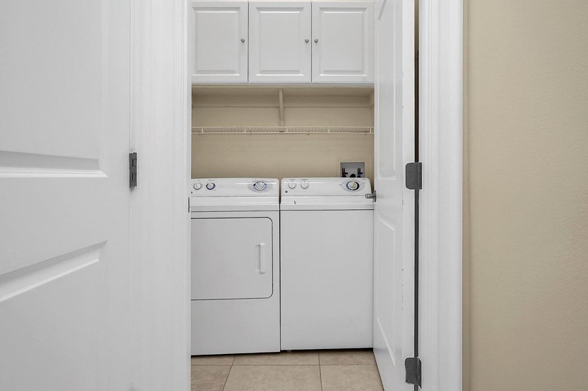 Welcome to this first-floor corner residence in the main bldg of - photo 34
