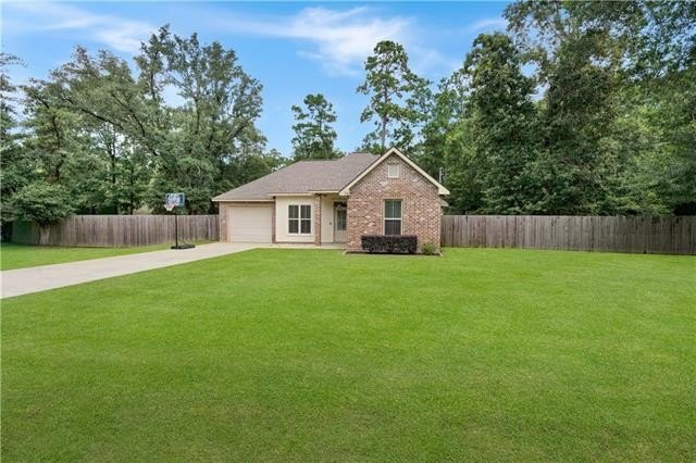 Welcome to this beautifully crafted custom all-brick home - photo 2
