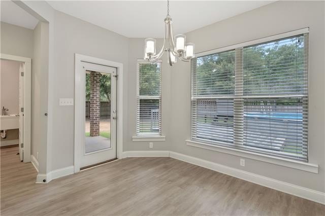Welcome to this beautifully crafted custom all-brick home - photo 8