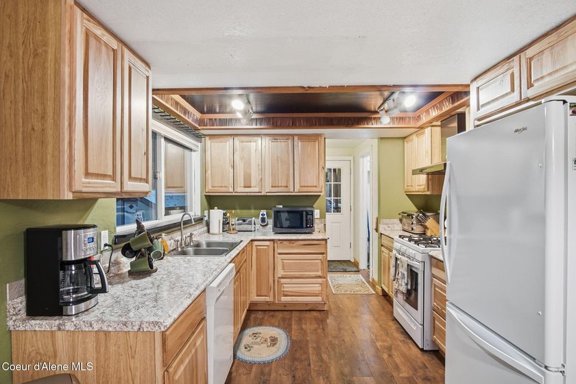 Discover exceptional versatility and location at 527/529 - photo 5