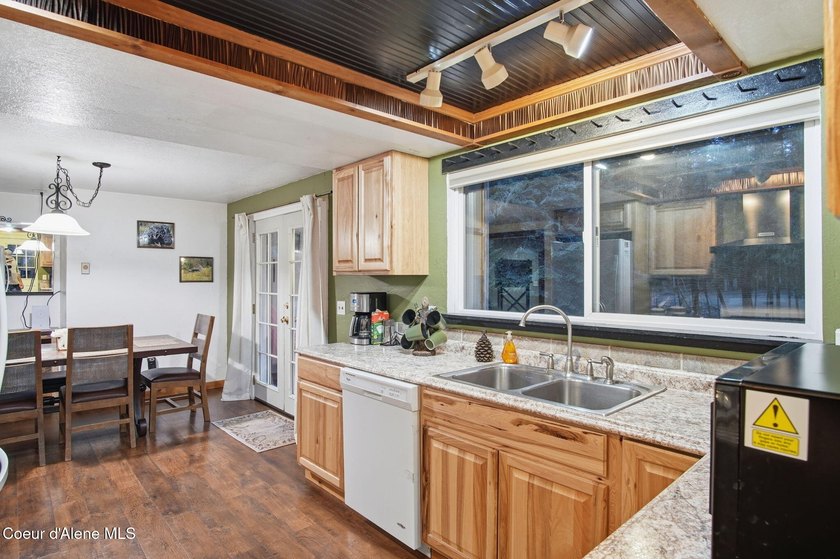 Discover exceptional versatility and location at 527/529 - photo 6