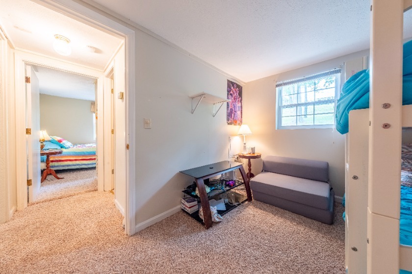 Rental friendly neighborhood, gentle walk to water! - photo 24