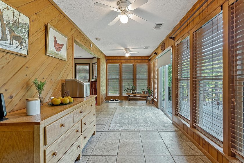 56.86 -ACRE SELF-SUSTAINING COMPOUND WITH PRIVATE LAKE, BARNS &amp; - photo 25