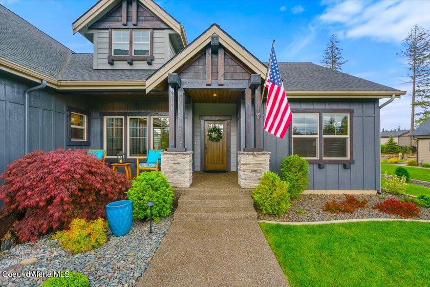 Beyond the gates of Rimrock Meadows, this exceptional custom - photo 8