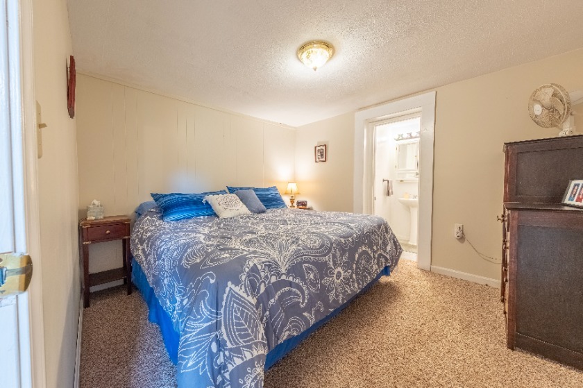 Rental friendly neighborhood, gentle walk to water! - photo 18