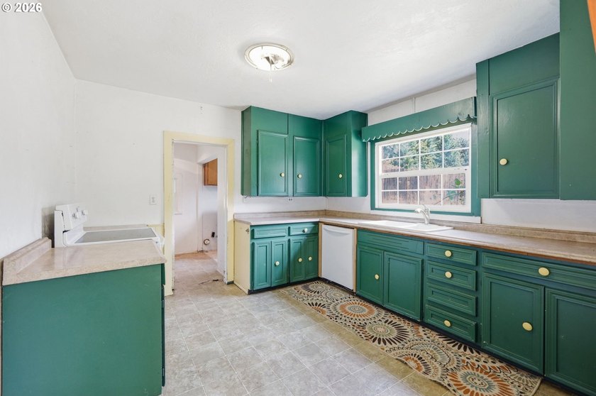 So much potential in this lovely riverfront property located - photo 10