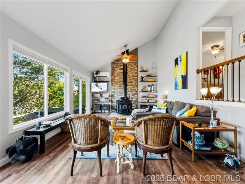 Great Lake View and nice open Decks with a Hot Tub! Vaulted - photo 13