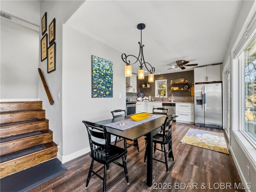 Great Lake View and nice open Decks with a Hot Tub! Vaulted - photo 16