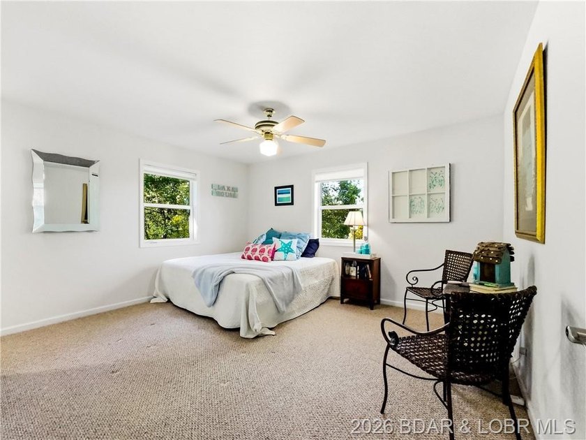 Great Lake View and nice open Decks with a Hot Tub! Vaulted - photo 22