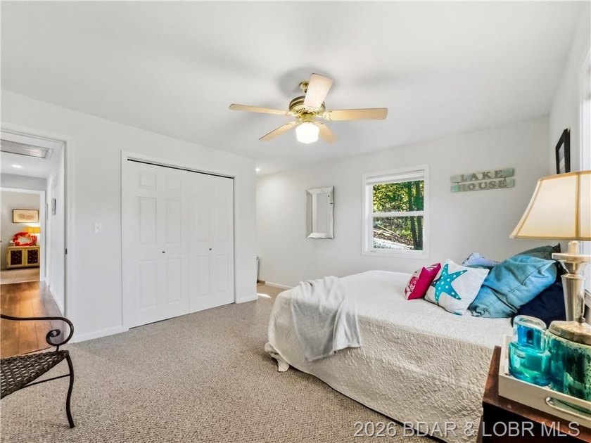 Great Lake View and nice open Decks with a Hot Tub! Vaulted - photo 23