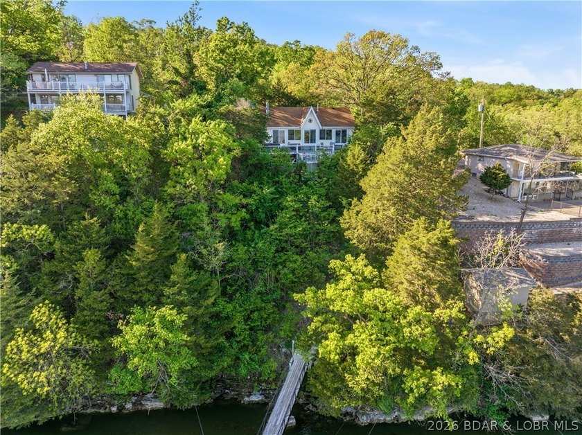 Great Lake View and nice open Decks with a Hot Tub! Vaulted - photo 41