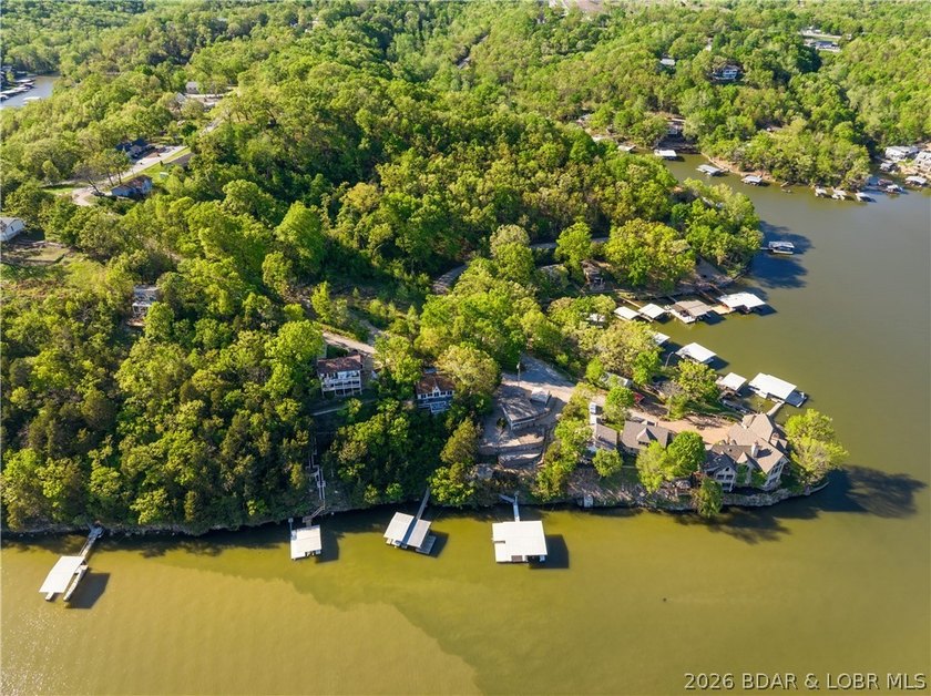 Great Lake View and nice open Decks with a Hot Tub! Vaulted - photo 43