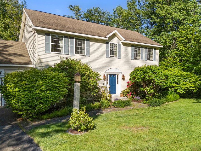If Goldilocks stepped into this move-in ready home she would - photo 3