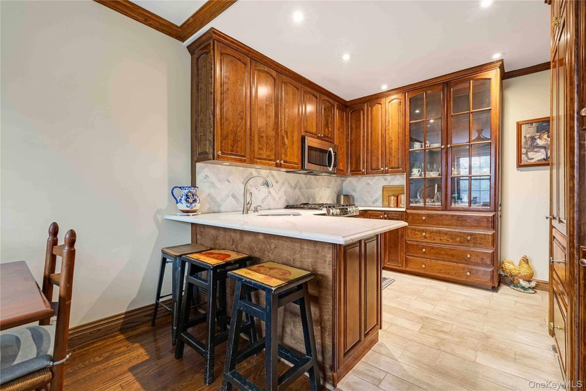 Welcome to this beautifully maintained, oversized two-bedroom, 1 - photo 7