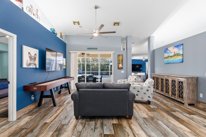 Beautifully maintained 3-bed, 2.1 bath home with 2 car garage - photo 7