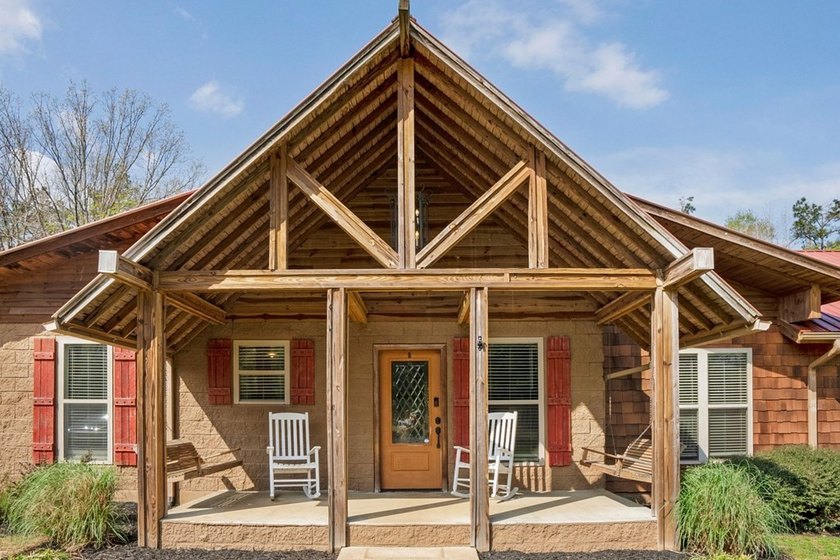 Welcome to your perfect blend of peaceful country living and - photo 3