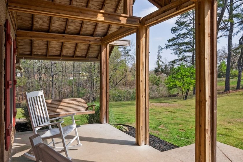 Welcome to your perfect blend of peaceful country living and - photo 8