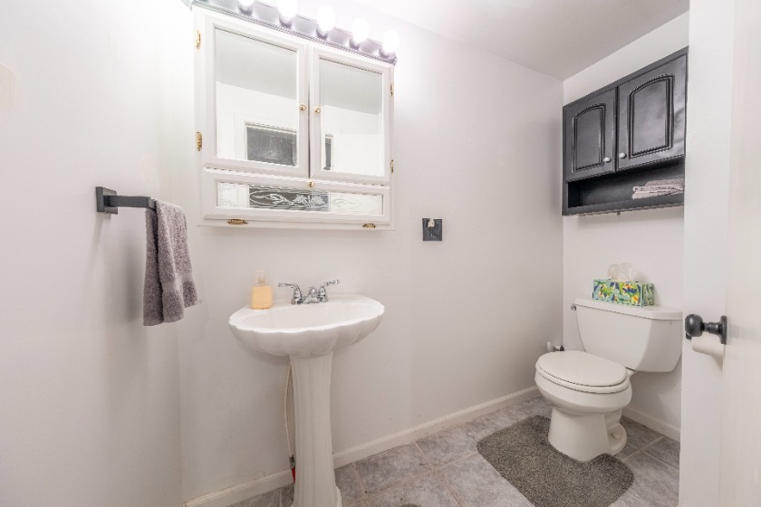 Rental friendly neighborhood, gentle walk to water! - photo 21
